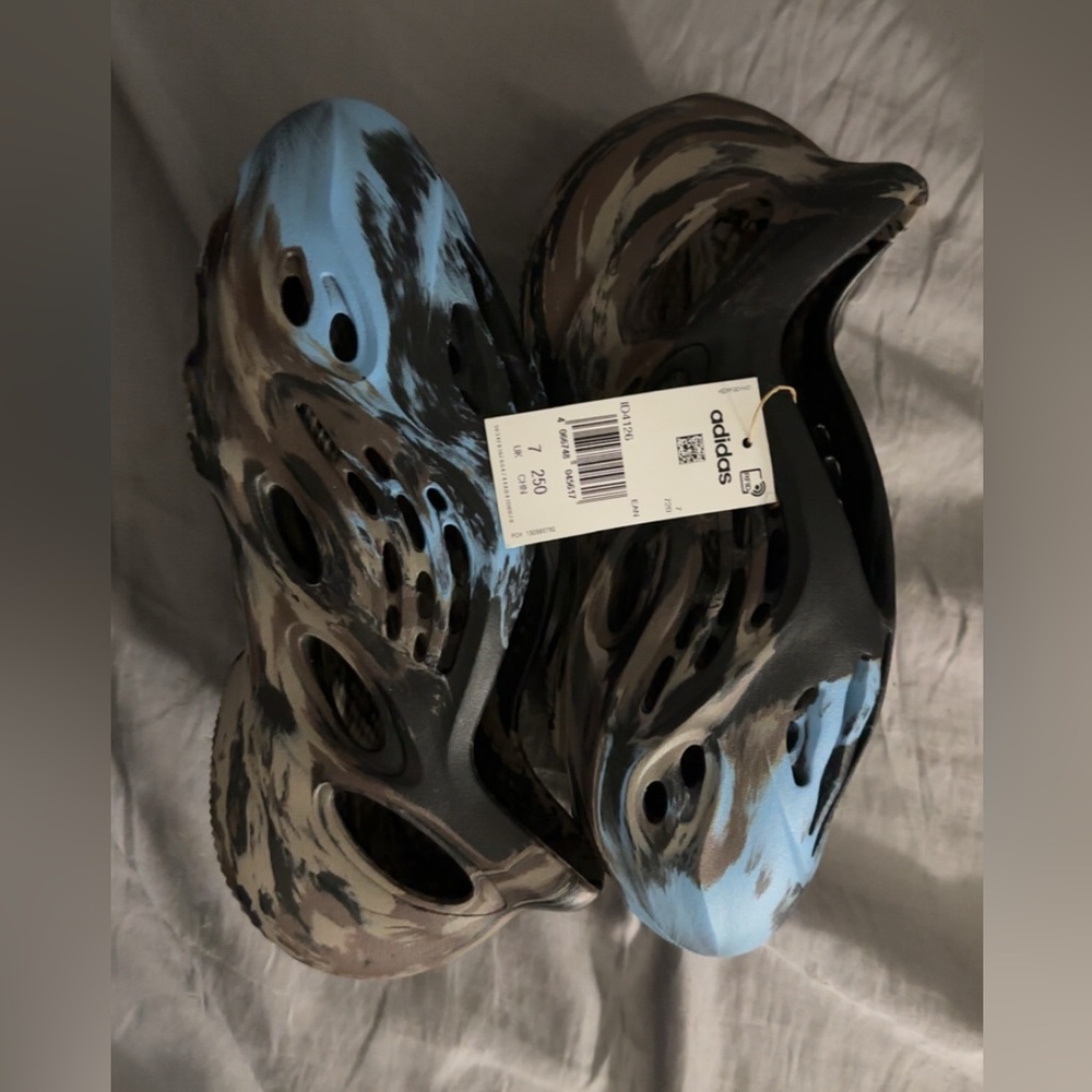 Yeezy foam runners cinder